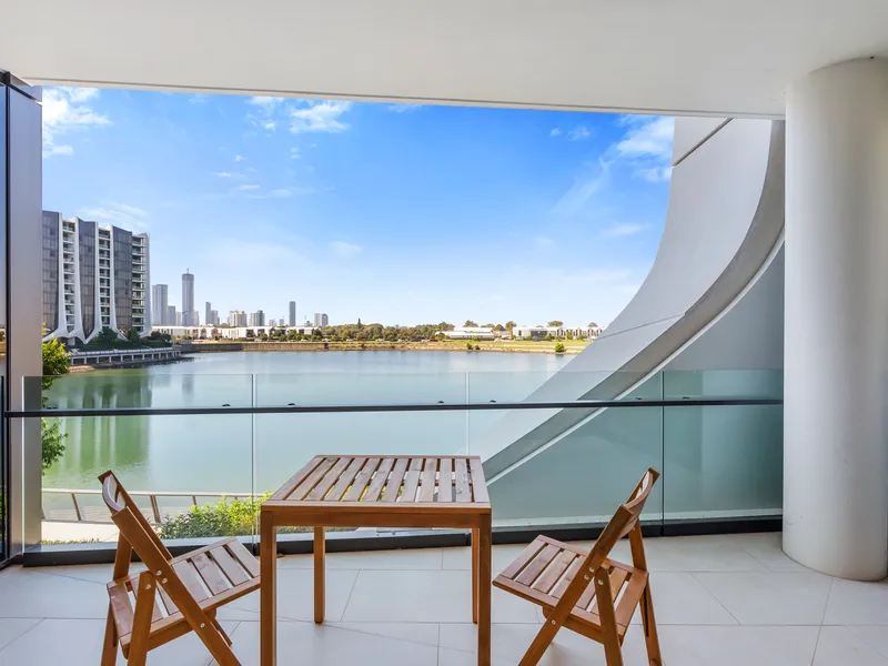 Brand-New Lakeview 2bedrooms 2bathrooms 2 carparks apartment in mermaid waters