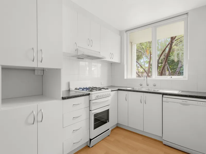 Fantastic Lifestyle in Vibrant Location