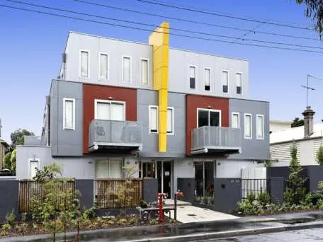 Stylish Ground Floor Apartment in Prime Hawthorn Location!