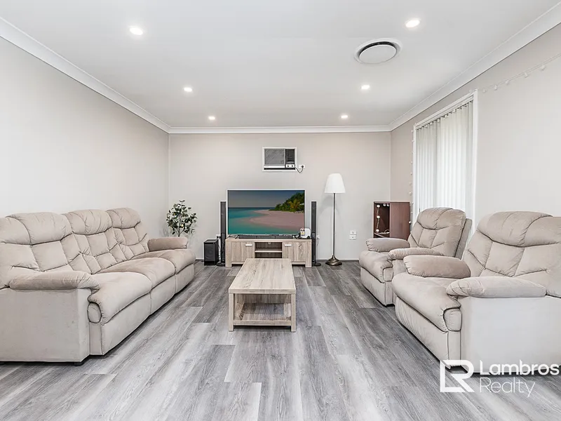 Quiet Street, Great Location & Pet Friendly.