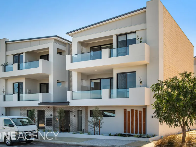 ONLY 1 LEFT.........  380 Metres to the BEACH! South Freo Border Location.