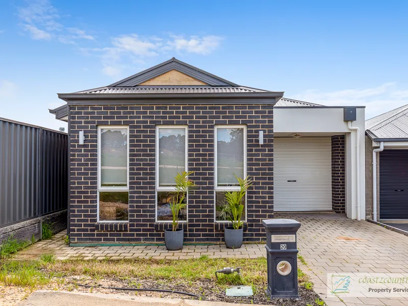 Near New Courtyard Home!