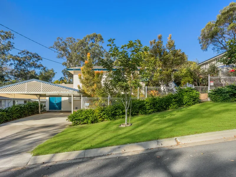 TWO IMMACULATE LEVELS WALK TO CBD