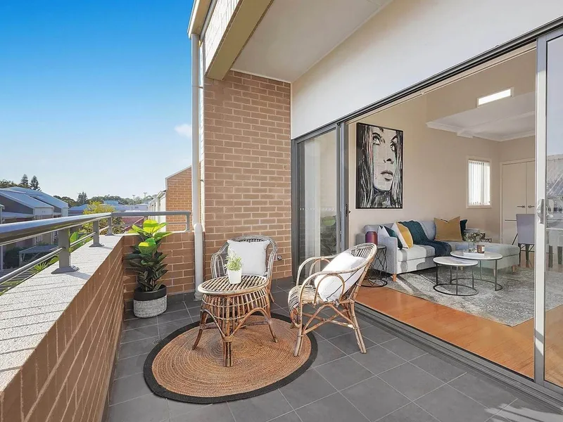 Innovation and Style Combine in Tri-Level Apartment