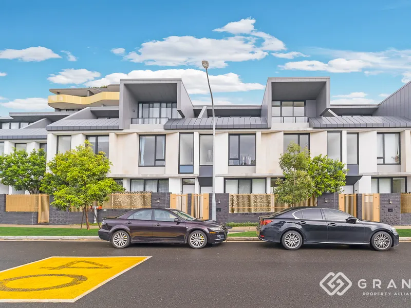 Luxuriously appointed 4 Bed, 2 carspaces within Silkwood, Pagewood.