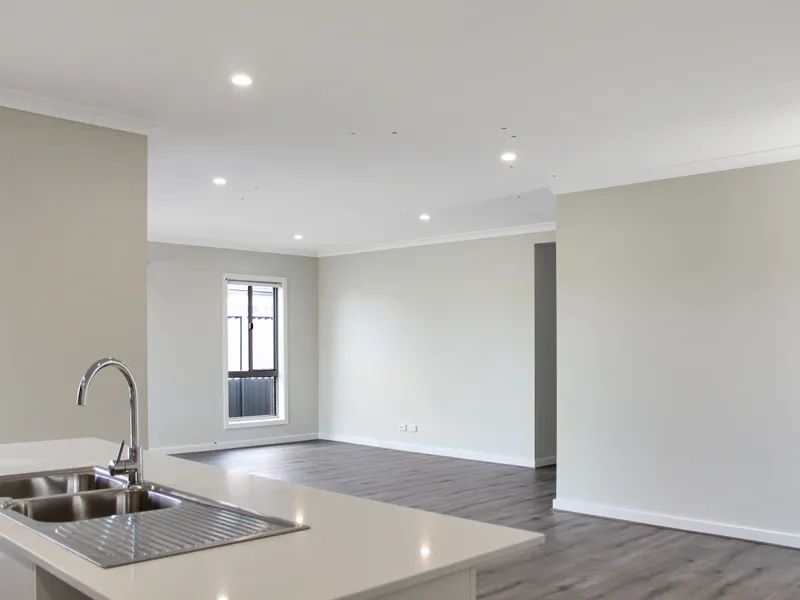 BRAND NEW LUXURIOUS HOME IN PRIME LOCATION