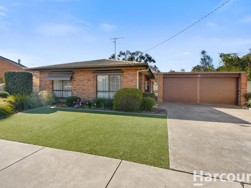 Cozy home, only a stones throw to the Wimmera River.