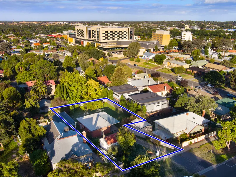 TOWNHOUSE DEVELOPMENT IN HOSPITAL PRECINCT - 1,022m2 Allotment