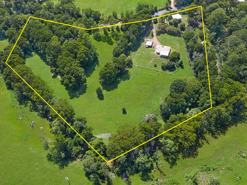 Dual living - Creek frontage - 9.5 acres* of good land with views