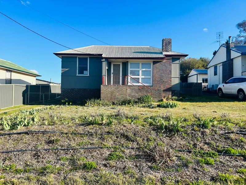 CHARMING TWO BEDROOM RENOVATED HOME