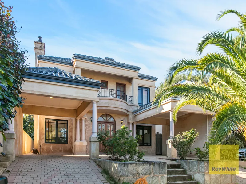 LARGE LOCK AND LEAVE OPPORTUNITY