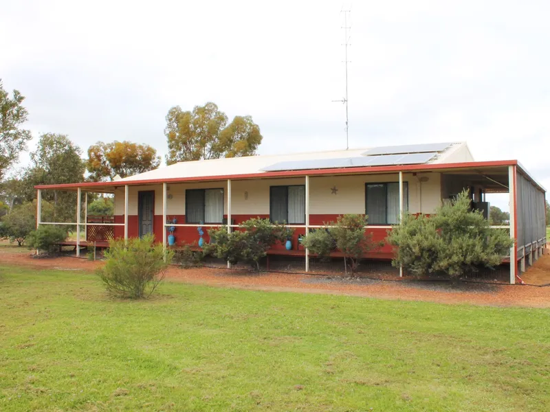 Modern 4 Bedroom Home on 5 Acres