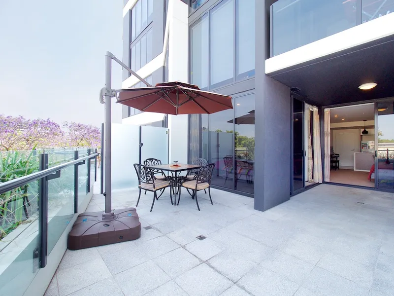 Riverfront Apartment with Exclusive Use Terrace!