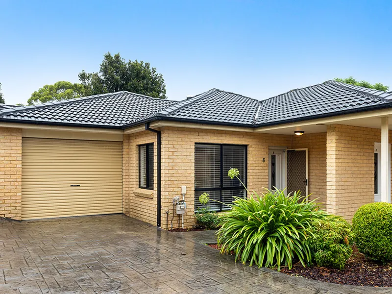 Corner Villa at the heart of Denistone East