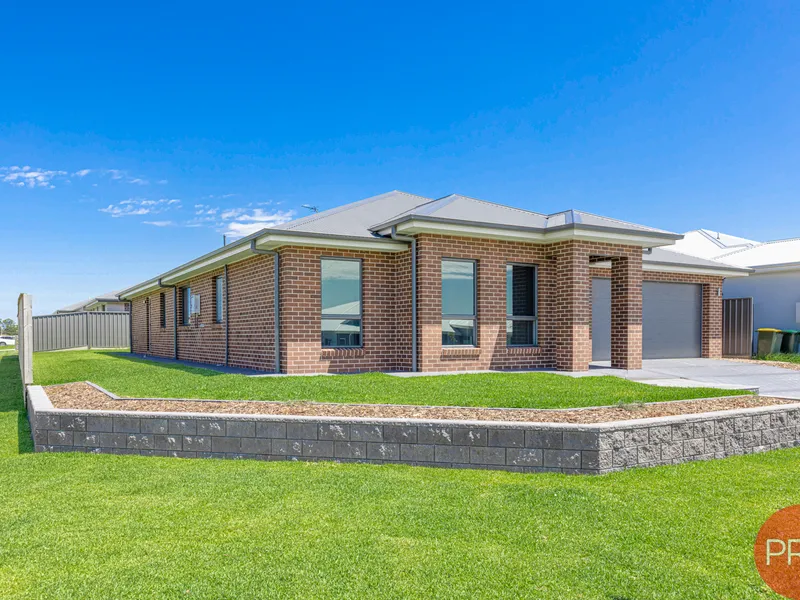 1YR OLD FAMILY SIZED HOME