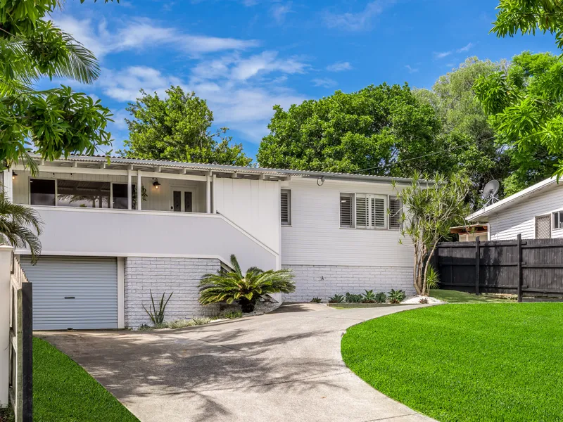 Renovated Three Bedroom Family Home In Southport!