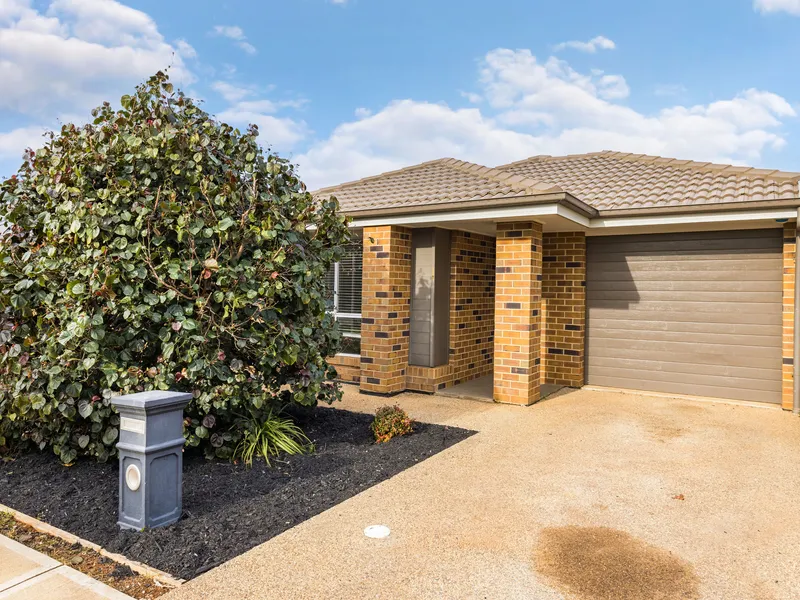 A three-bedroom suburban dream wrapped up in fairways and family fun…