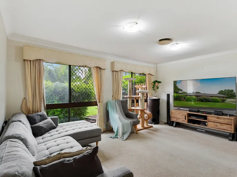 The Villa – Pet friendly and fenced yard