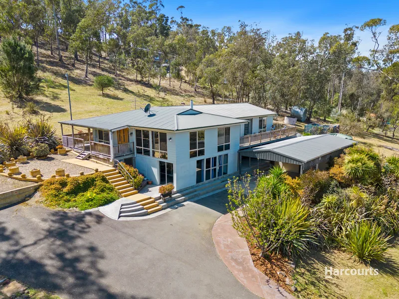 Big & Beautiful Tassie Escape On 2.2 Acres