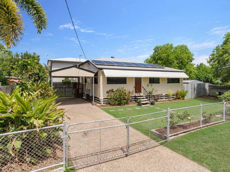 Charming cottage in ultra-convenient popular suburb