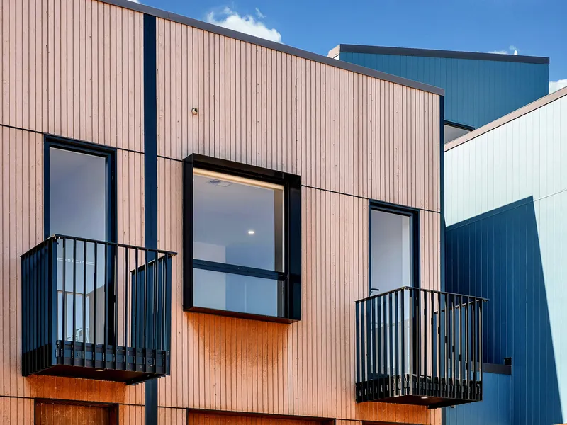 STUNNING NEW 2 BEDROOM TOWNHOUSE