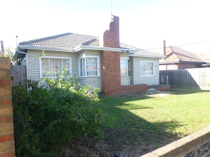Spacious home within the McKinnon Primary & Secondary School Zones