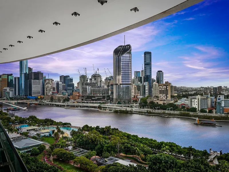 ONE BEDROOM EMPORIUM APARTMENTS WITH STUNNING RIVER & CITY VIEWS