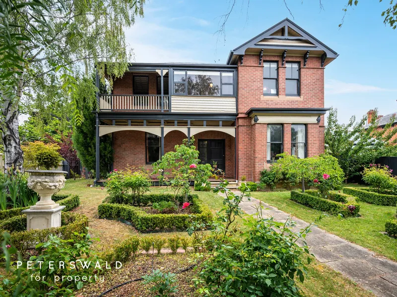 'Abingdon' Iconic Residence