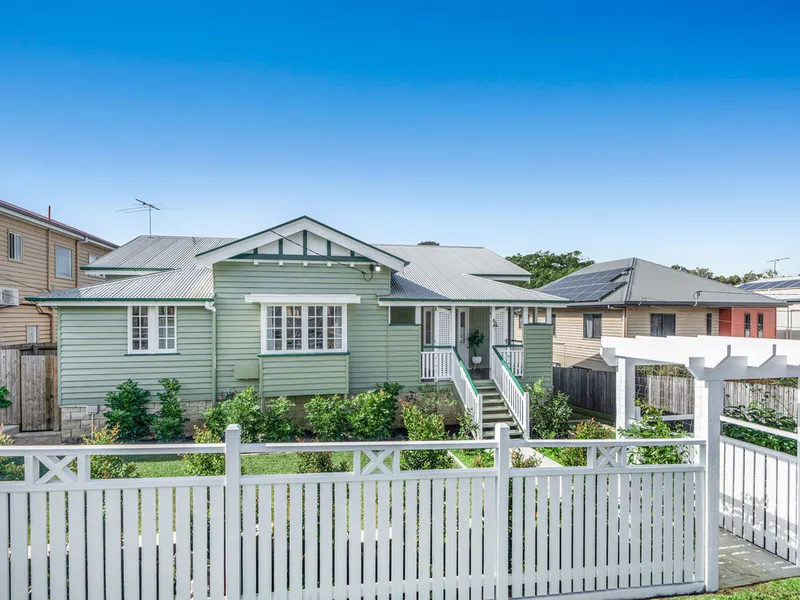 Lifestyle Location, Elevation and Sea Breezes