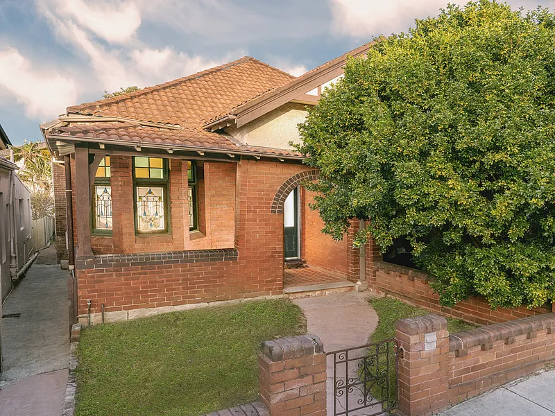 A Spacious Beachside Semi With A Bright Future 