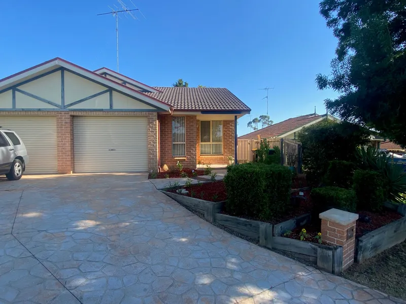 Freshly renovated duplex in perfect Cranebrook location, close to schools, shops and bus stop!!
