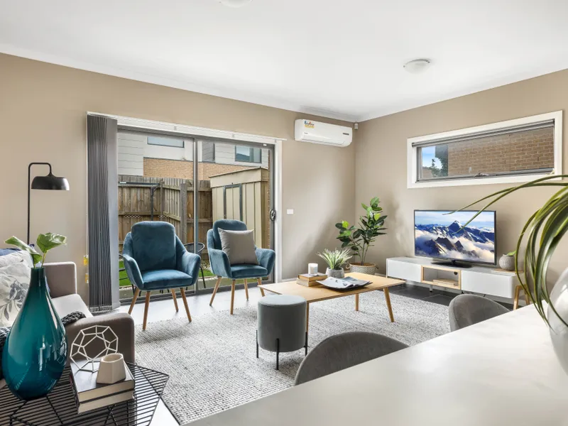 Low Maintenance & Location!