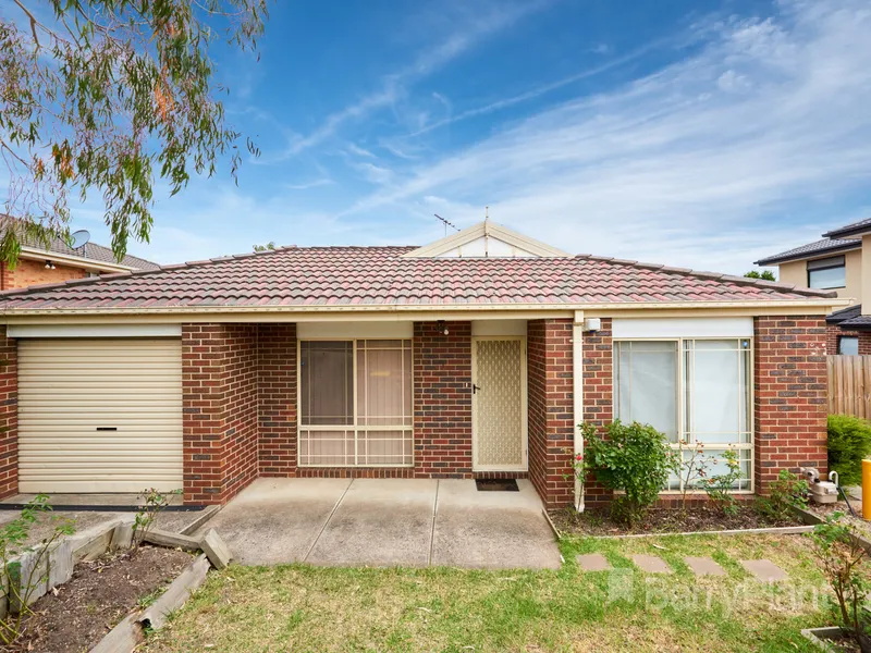 PRIME STREET FRONT, SINGLE LEVEL AND CENTRAL!