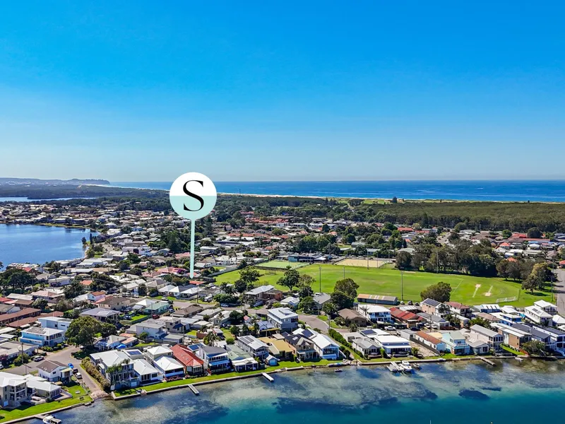 Entertainer’s Delight: 3-Bedroom Home with Pool & Tennis Court in Marks Point