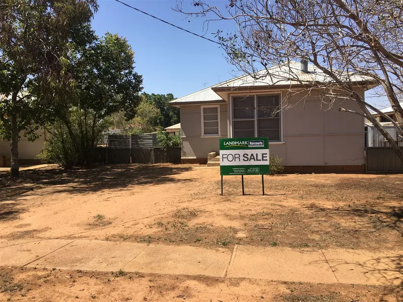 98 Bogan Street