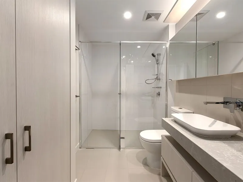 STUNNING ONE BEDROOM APARTMENT