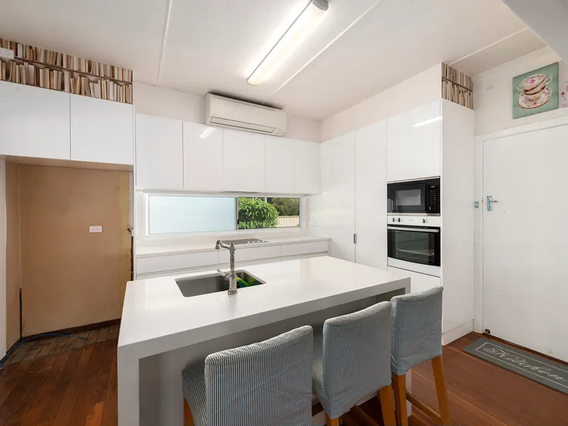 Huge Investment Opportunity  Auction Price Guide $690,000-$750,000