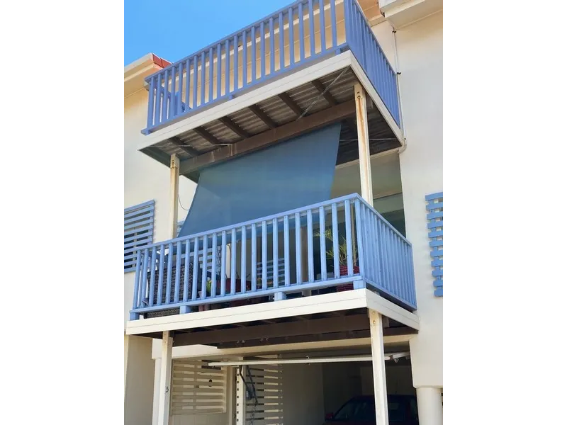 Modern Unit in Sunrise Beach - Break Lease