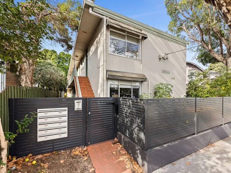 Spacious, bright and ideally located