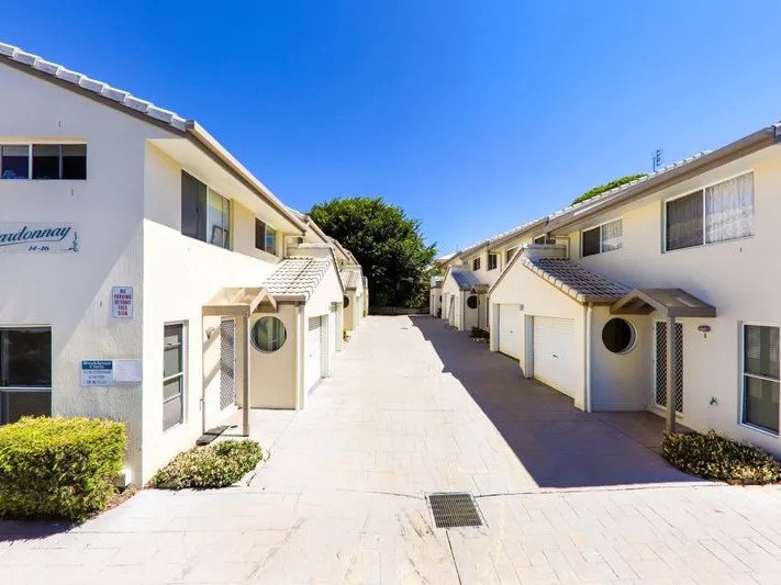 Central Three Bedroom Townhouse