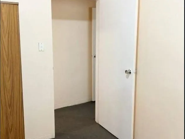 Freshly painted 2 bed rooms unit for rent $ 310 PW In Roselands. Don't miss out. 