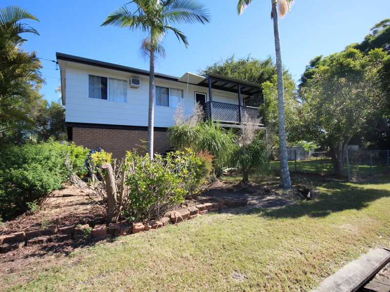 QUIET LOCATION - 3 BEDROOM HIGHSET