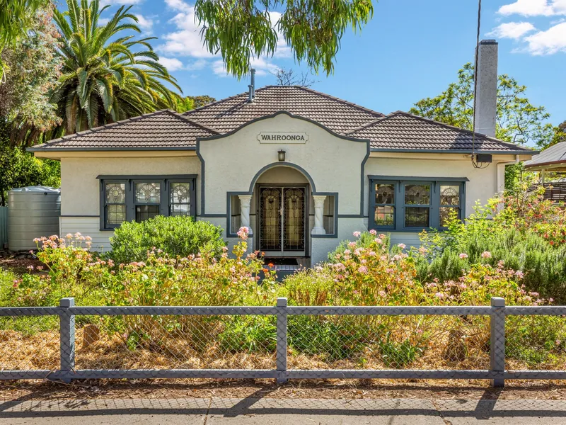 “WAHROONGA” AN ENCHANTING ART DECO HOME IN THE HEART OF QUARRY HILL