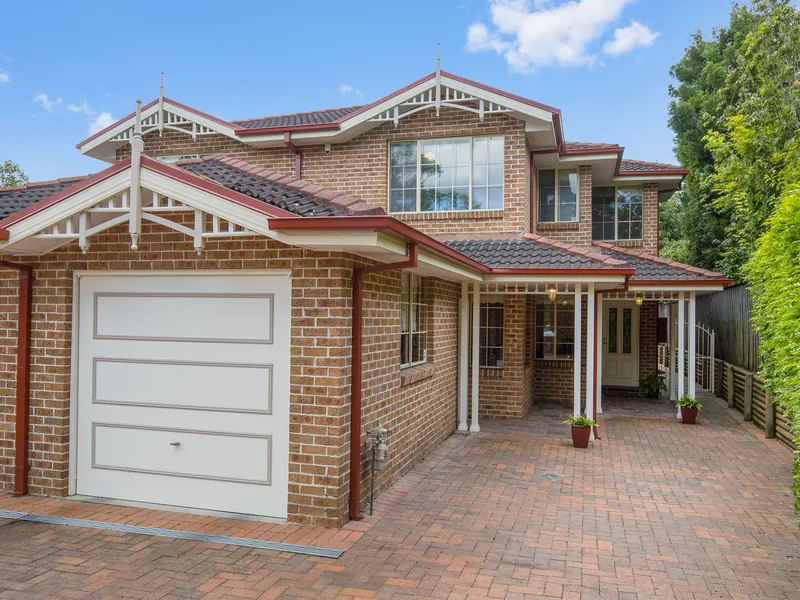 Outstanding Torrens title duplex of quality and space