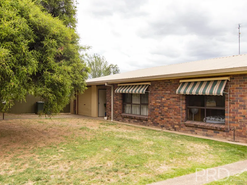 NEAT TWO BEDROOM UNIT IN QUIET LOCATION