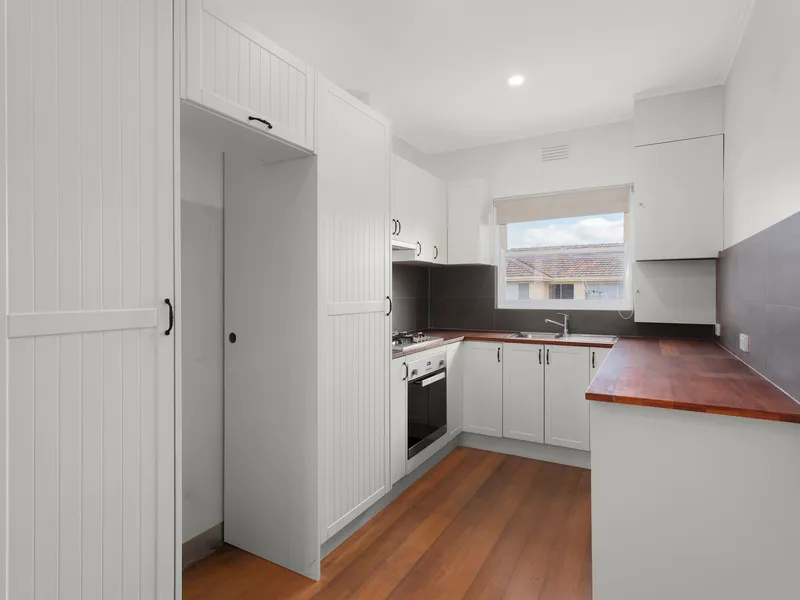 Spacious 2 bedroom apartment in prime location