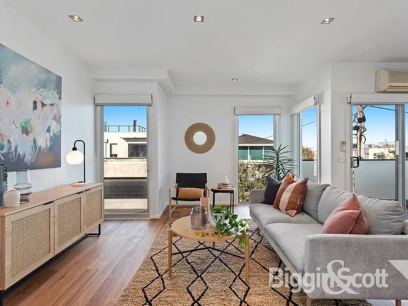 VOGUE LIVING WITH STUNNING VIEWS