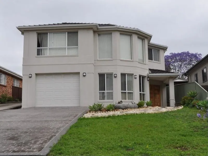 Lovely 5 Bedroom 3 Bathroom Big Family House with Solar Panels and Ducted Aircon - Revesby