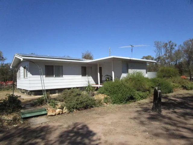 PERFECT RURAL SETTING, THIS PROPERTY HAS IT ALL!