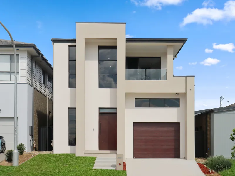 33 HADLEYWOOD STREET, BOX HILL